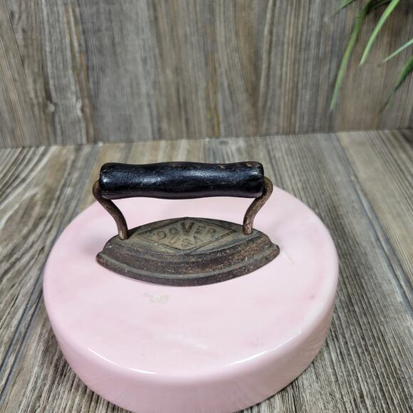 Vintage Dover Sad Iron Salesman Sample, Cast Iron Toy Miniature - Picture 1 of 6